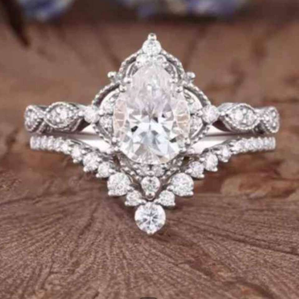 2 Piece Vintage Style Wedding Ring Set by Renee