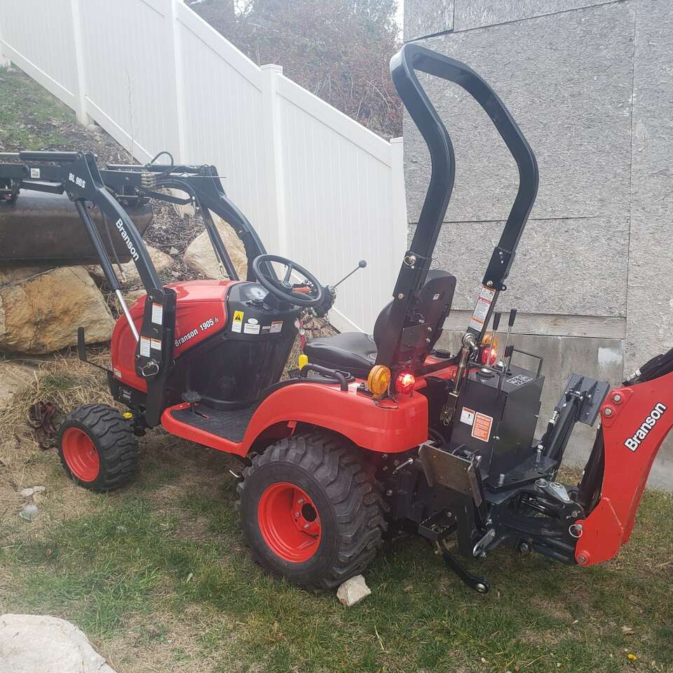 2019 Bronson 1905h tractor loader / … Industrial