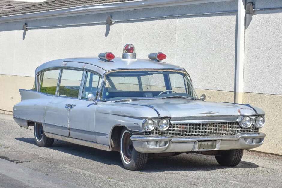 ***WANTED*** CADILLAC AMBULANCE HEARSE