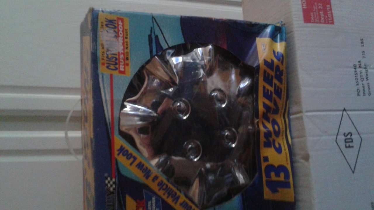 13" WHEEL COVER! UPDO YOUR TRAILER OR ECONOMY CAR!