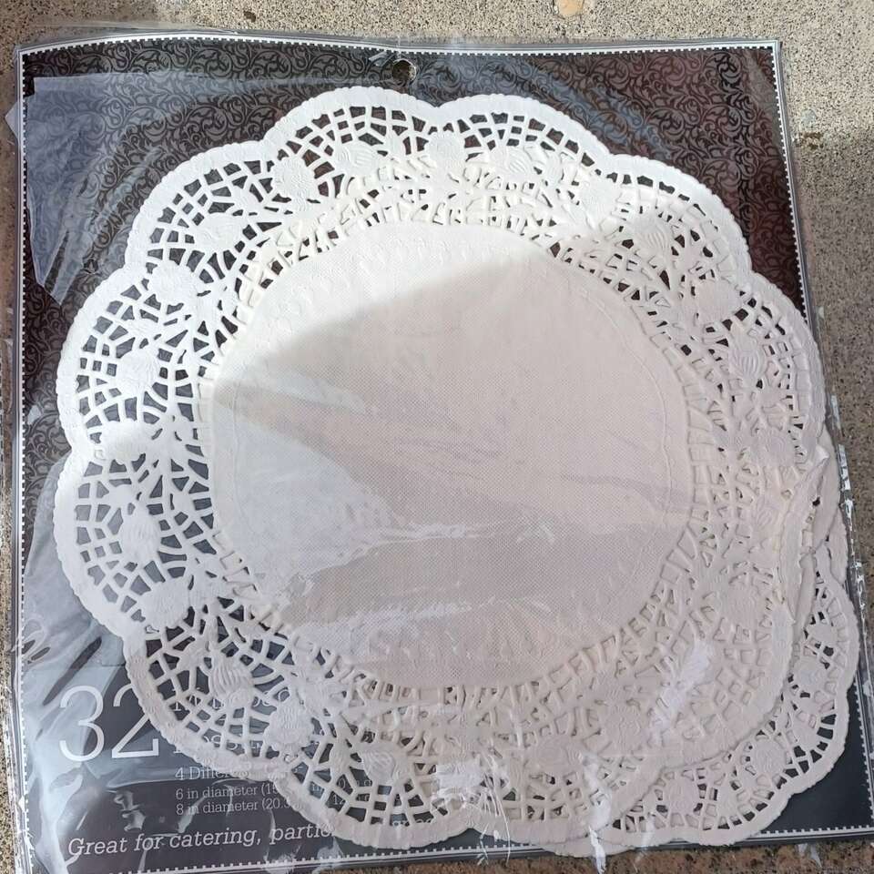 PAPER DOILIES!