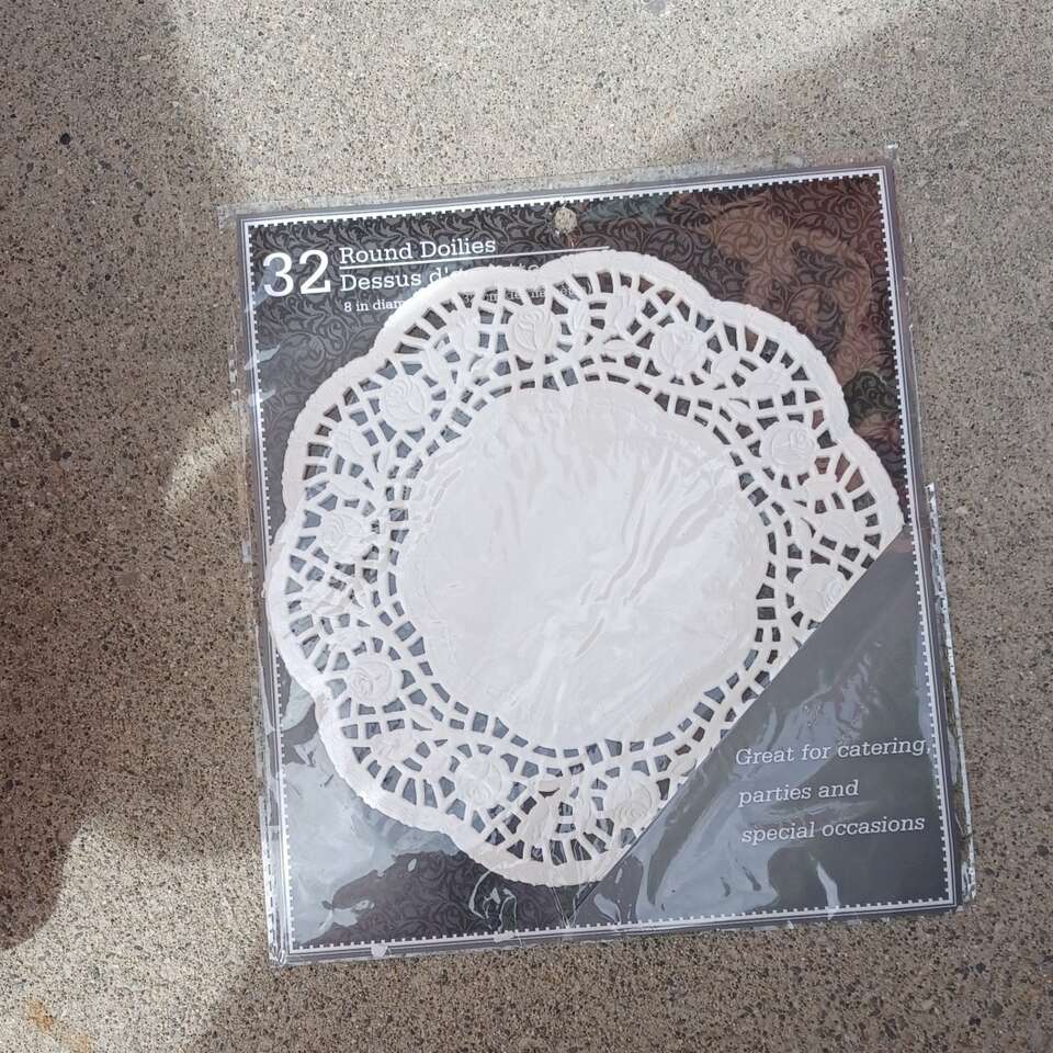 PAPER DOILIES!