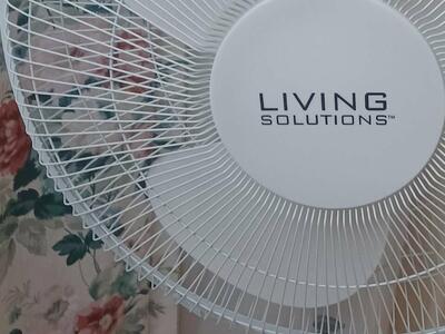 NICE ROOM SIZE FAN WITH ADJUSTABLE PEDESTAL!