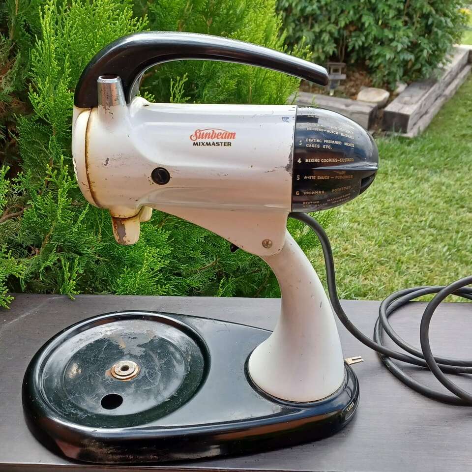 VINTAGE SUNBEAM MIXMASTER!