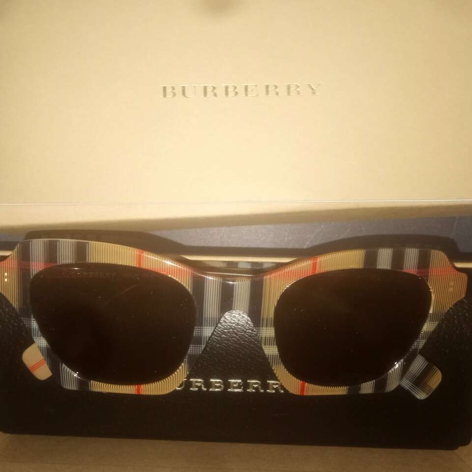 **PRICE DROP** Burberry Womens Acetate Sunglasses