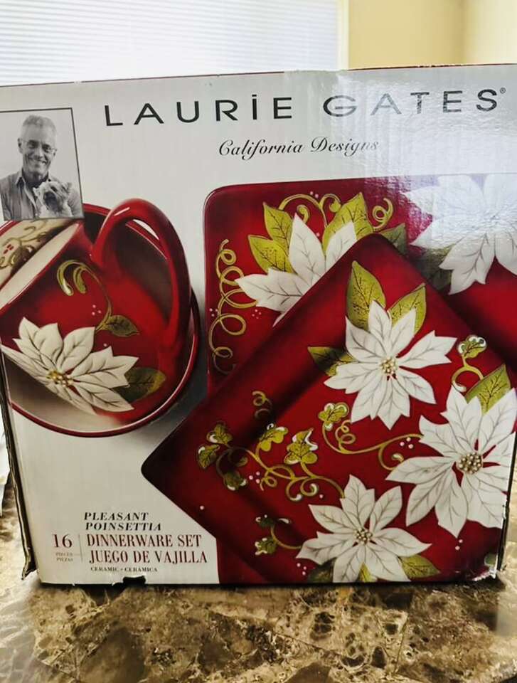 New Beautiful Dinnerware Set