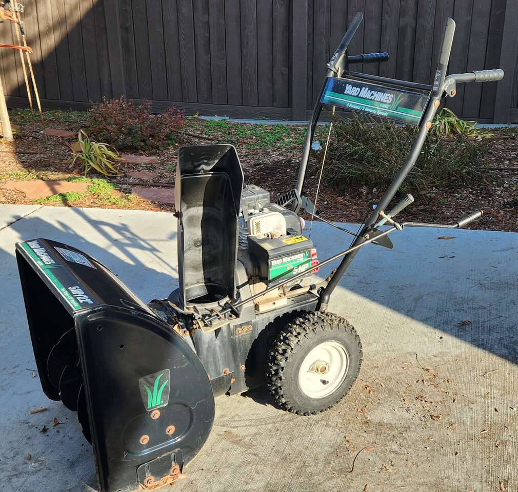 Free Yard Machine Snow blower Home and Garden