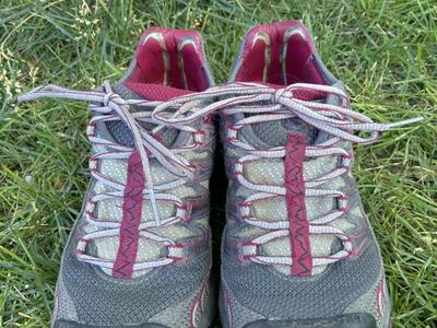 Lasportiva Sz7.5 Gray W/plum Trim Hiking Shoes