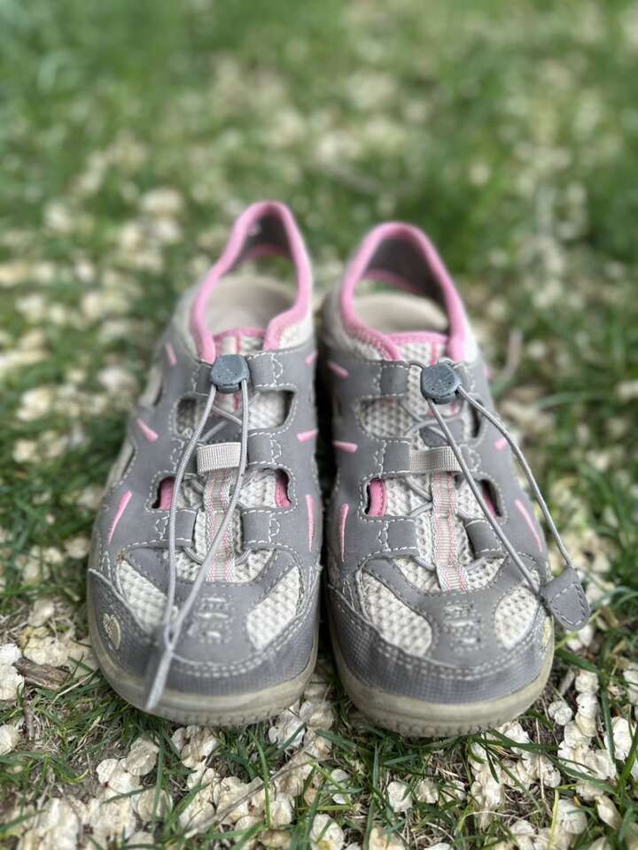 North Face Youth 3 Gray/Pink Trim, Hiking Sandals