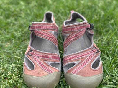 Keen Womens 9 Leather Reddish Brown/gray Sandals