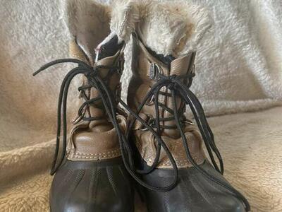 Sorel Youth Size 4 Black/Beige Waterproof Snowboot