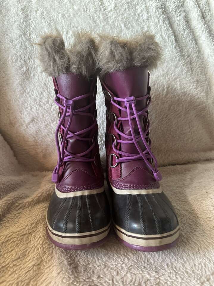 Sorel Youth 4 Purple/Black Waterproof Snowboots