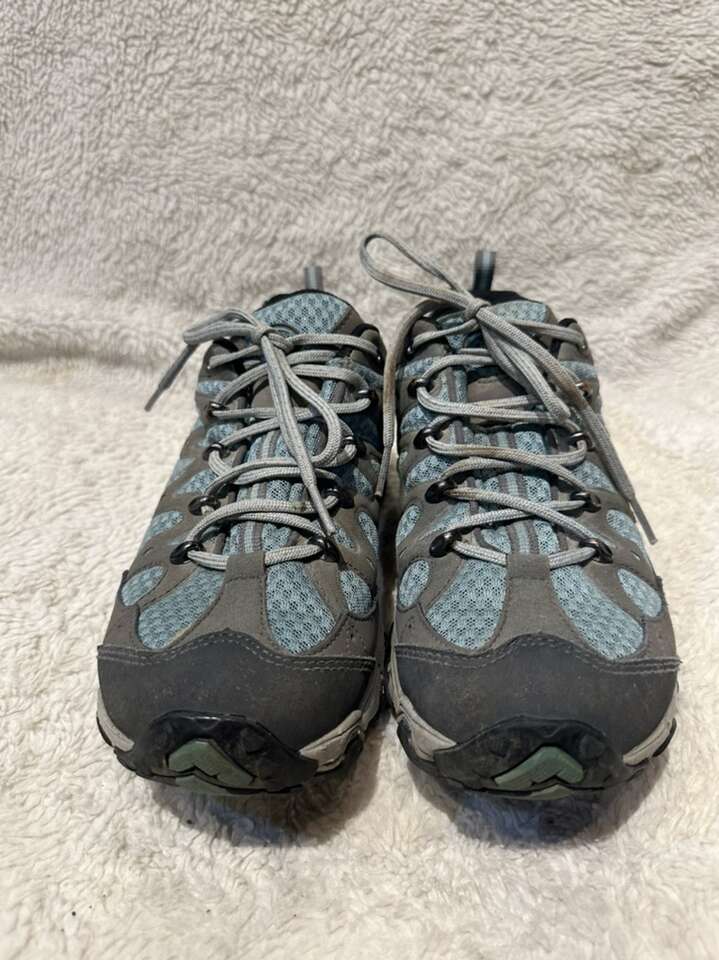 Oboz women’s Size 9 blue/gray mesh, hiking shoes