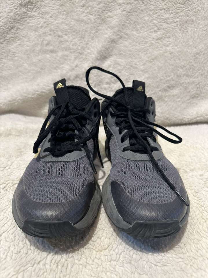 Adidas Youth Size 5 Lightly Used Gray Sneakers