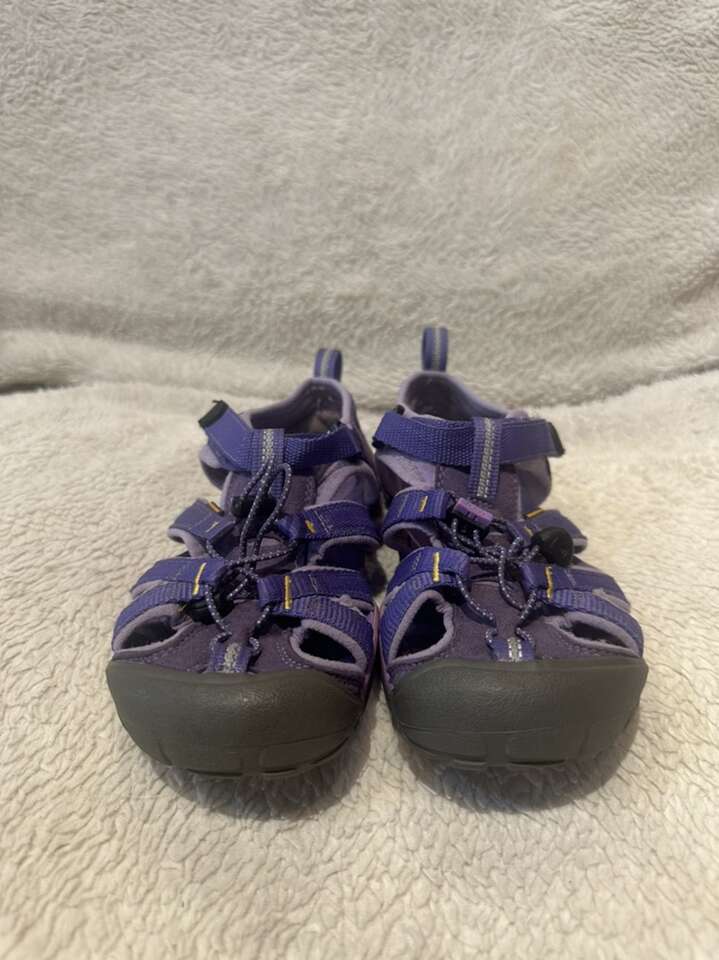 Keen Youth Size 3 Purple SlimFit Hiking Sandals