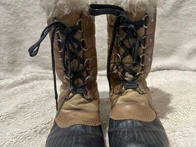 Sorel Youth Size 6 Waterproof Winter Boots