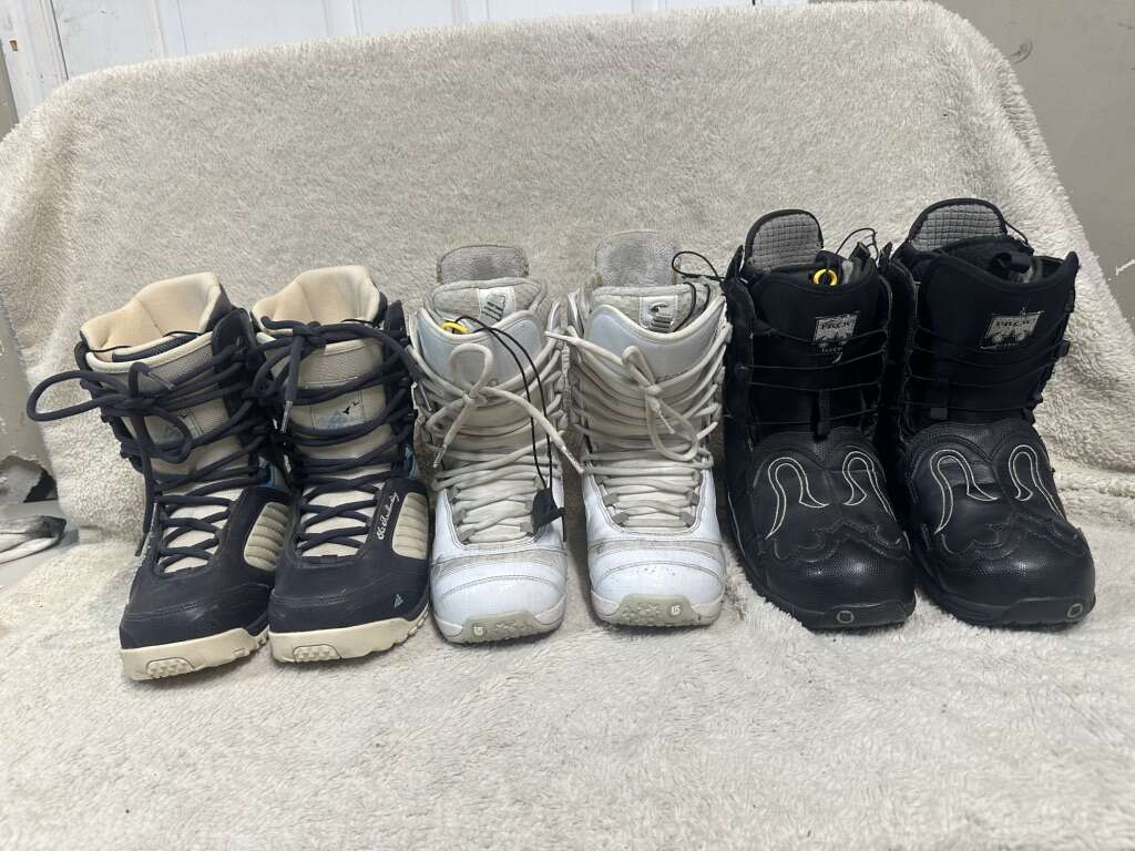Burton Women’s Size 7 Snowboard Boots