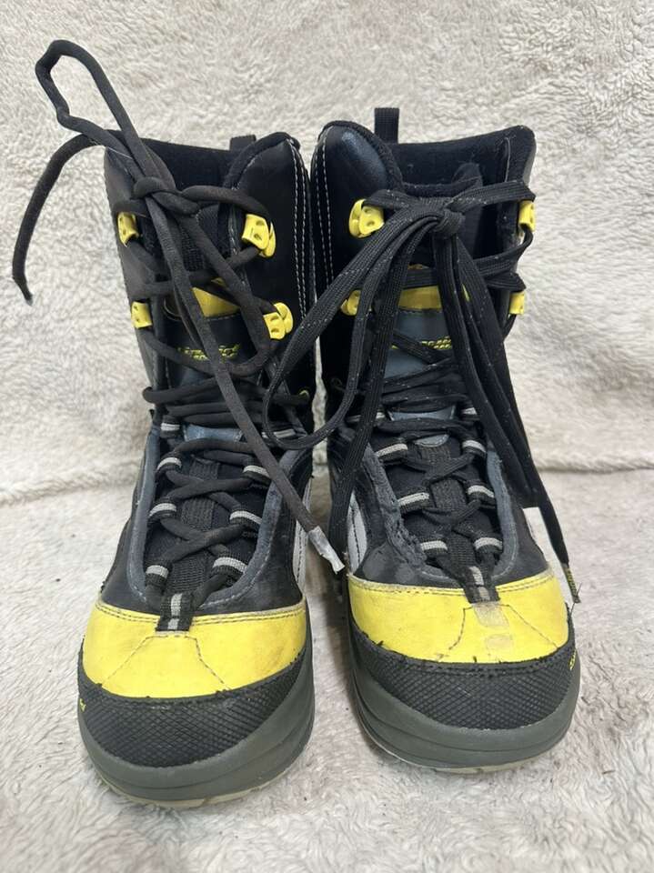 Liquid  Youth Size 6  Boots