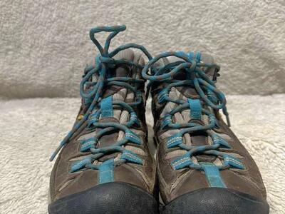 Keen Women’s Size 7 Waterproof Mid Hiking Boots