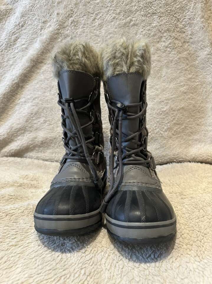 Sorel Youth Size 2 Gray Waterproof Winter Boots