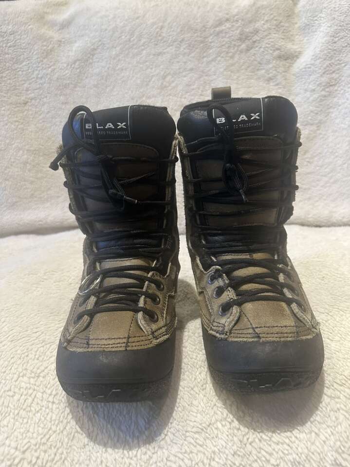Blax Youth Size 5 Brown Snowboard Boots