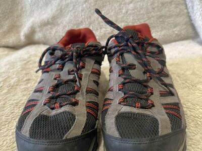 Columbia Men’s Size 10.5 Waterproof Hiking Shoes