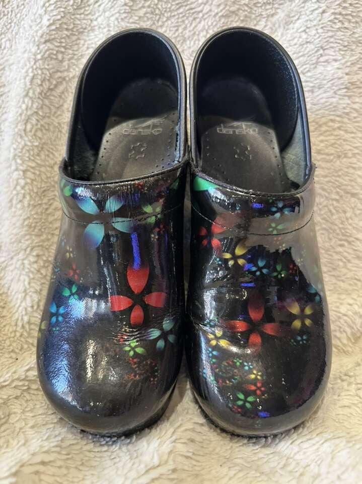 Dansko Women’s 9 Black/flowers Clogs Slipons