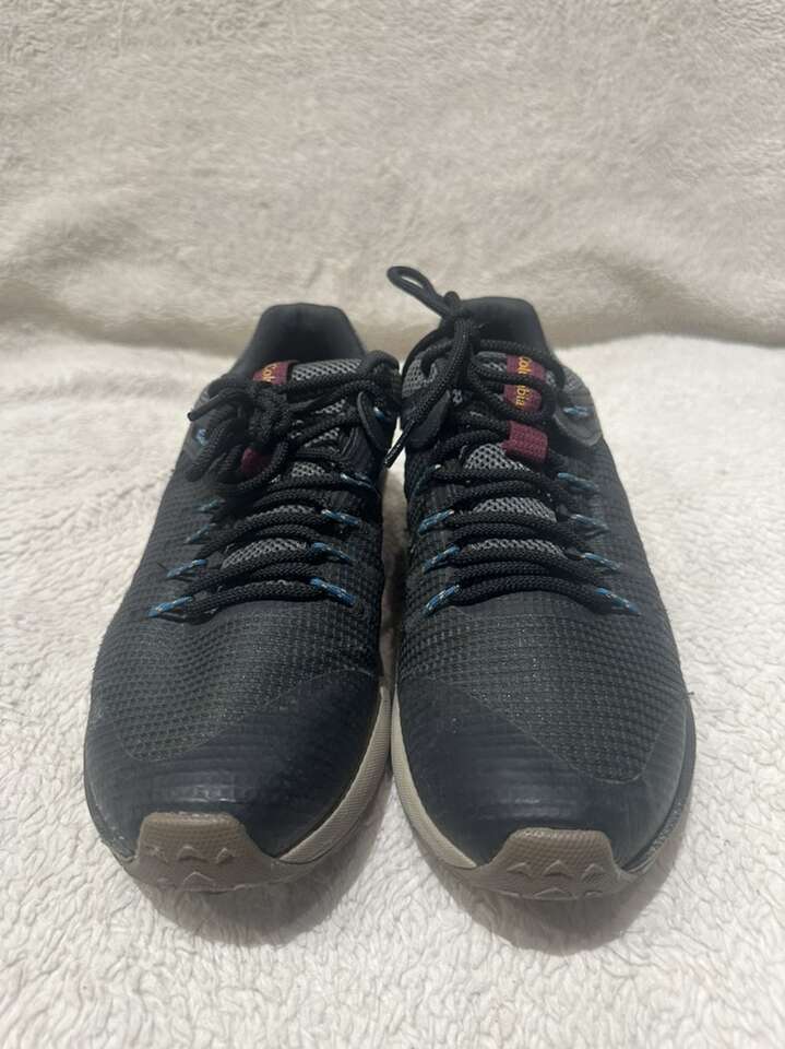 Columbia Men’s 9.5 Gray Waterproof, Hiking Shoes