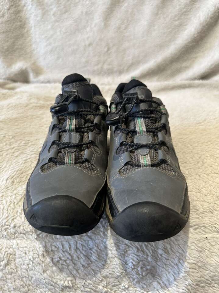 Keen Youth Size 4 Gray Waterproof, Hiking Shoes
