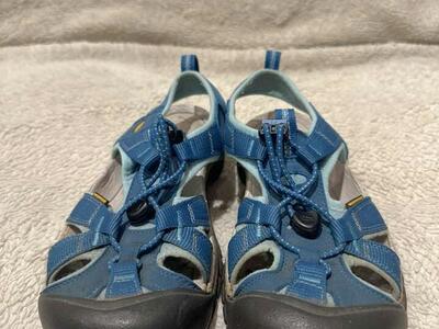 Keen Women’s 8.5 Teal Waterproof, Hiking Sandals