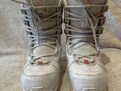 Head Zora Women’s 7.5 White Snowboard Boots