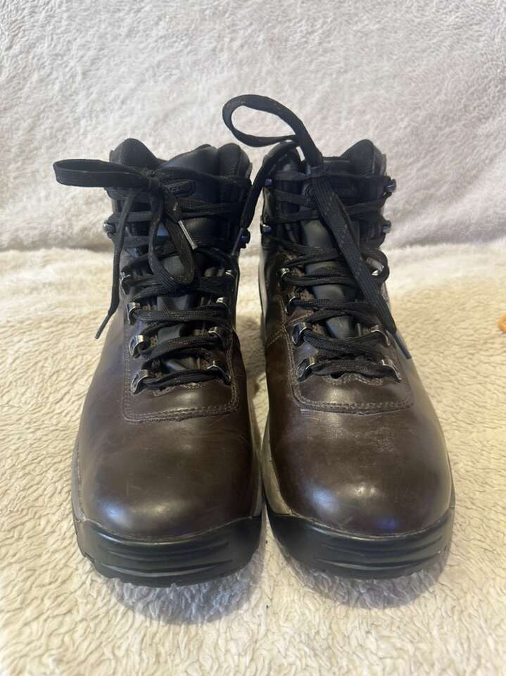 Hi-Tec Men’s 11 Waterproof Mid Hiking Boots