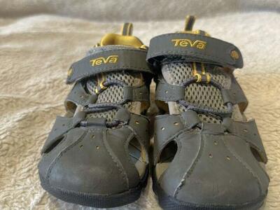 Teva Toddler Size 12 Hiking Or Water Sandals