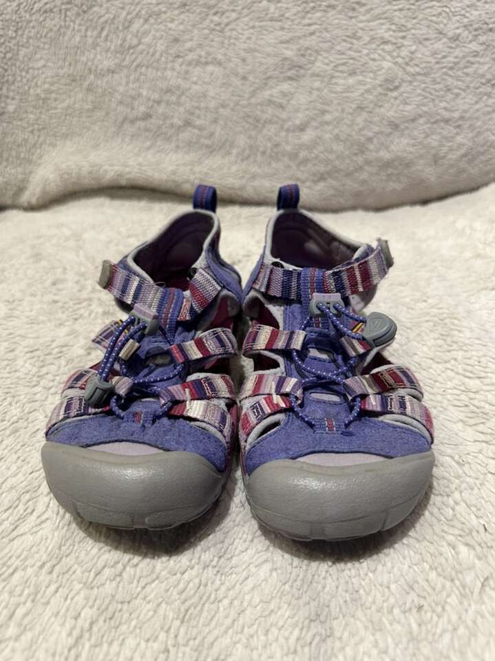 Keen Youth Size 3 Purple Wtrprf Hiking Sandals