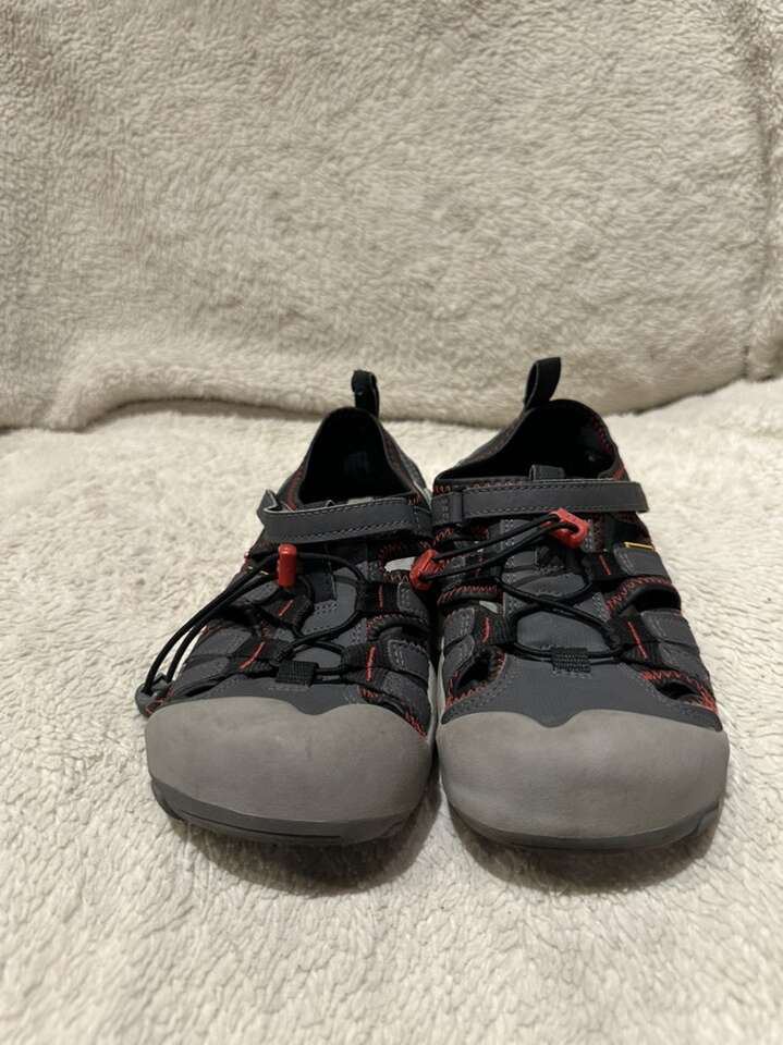 Keen Youth, Size 6, Gray/blk Wtrprf Hiking Sandals