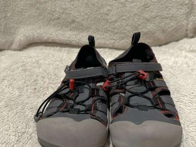 Keen Youth, Size 6, Gray/blk Wtrprf Hiking Sandals