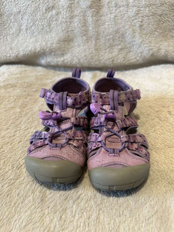 Keen Youth Size 1 LIght Purple Hiking Sandals