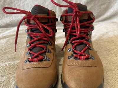 Columbia Women’s Size 6.5 Waterproof Hiking Boots