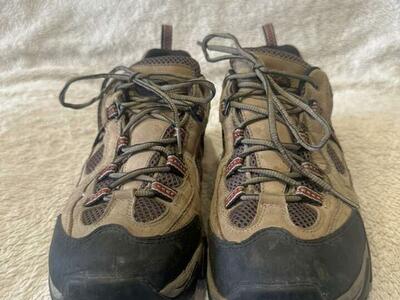 Cabela’s Men’s 9 Leather/Mesh Goretex Hiking Shoes