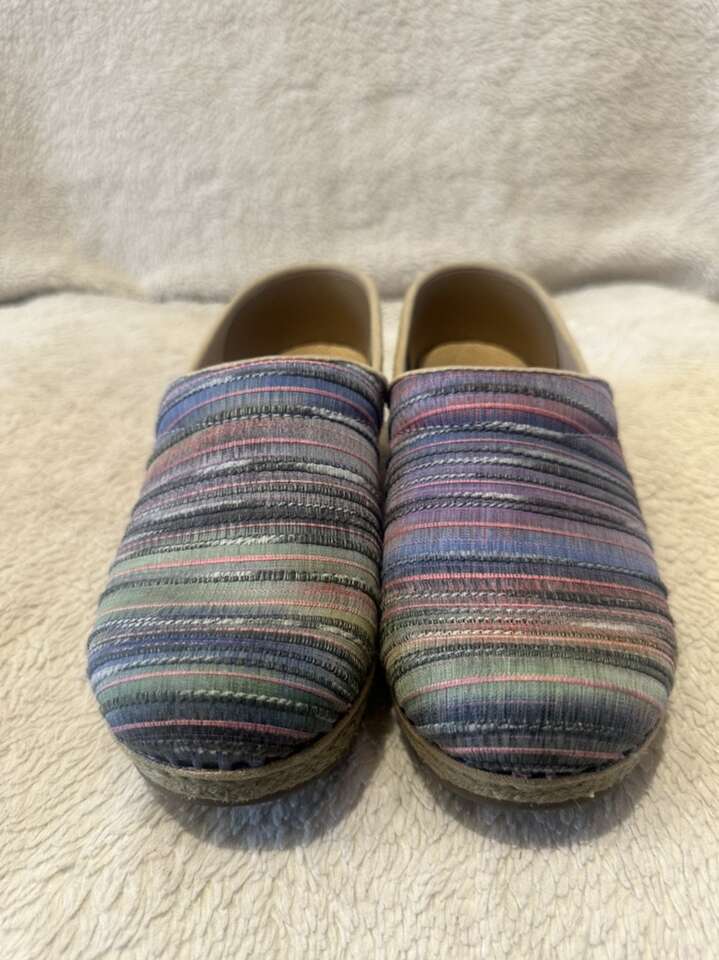 Dansko EU 37 USW 7 pastel Fabric, Striped Clogs