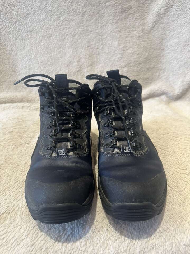 DC Shoe Men’s 10.5 Navy/Gray Mid Hiking Boots