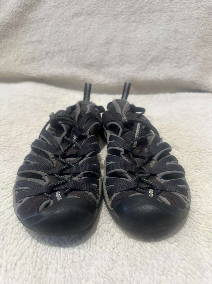 Keen Womens 8 Black, Slim Fit, Hiking Sandals