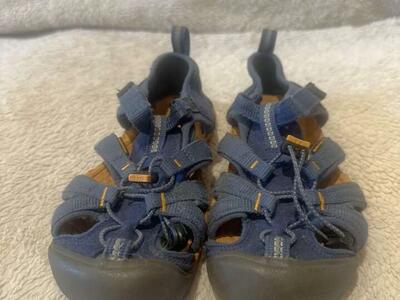 Keen Youth Size 3, Navy Wtrprf Slim Hiking Sandals