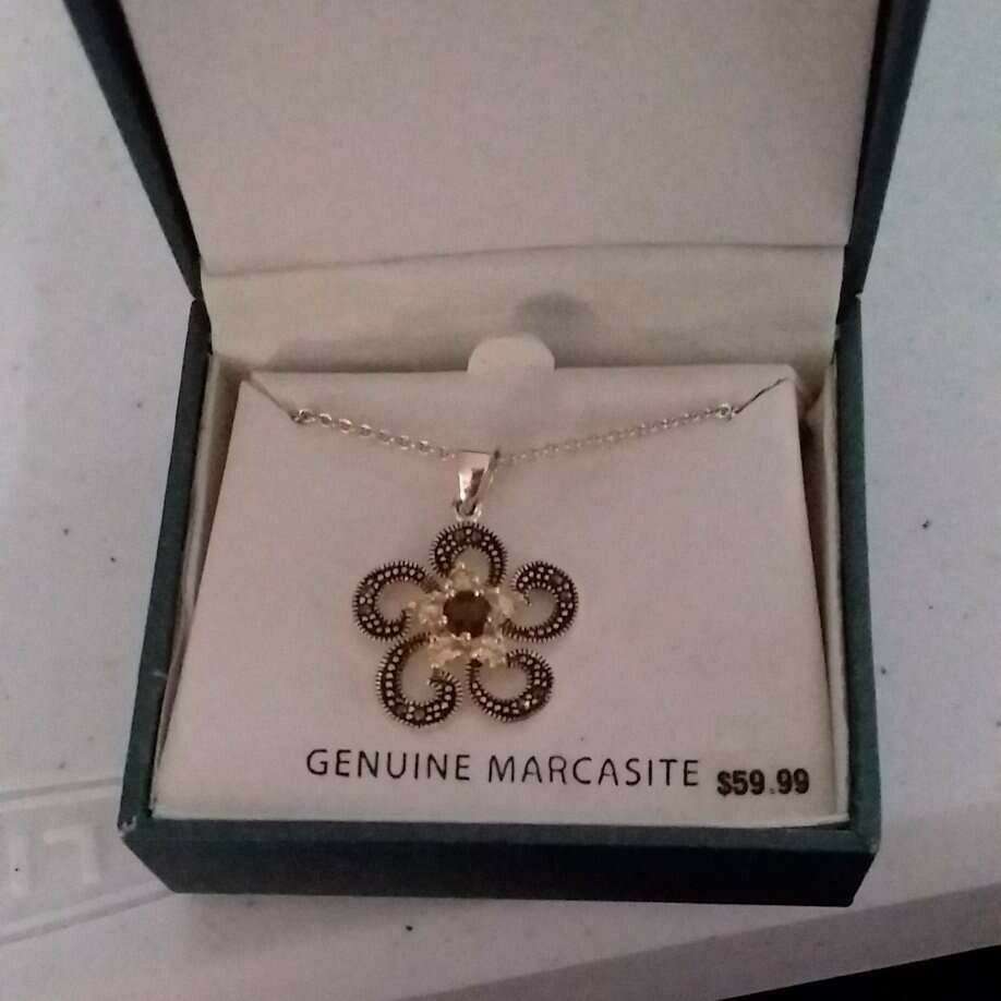 BEAUTIFUL MARCASITE NECKLACE