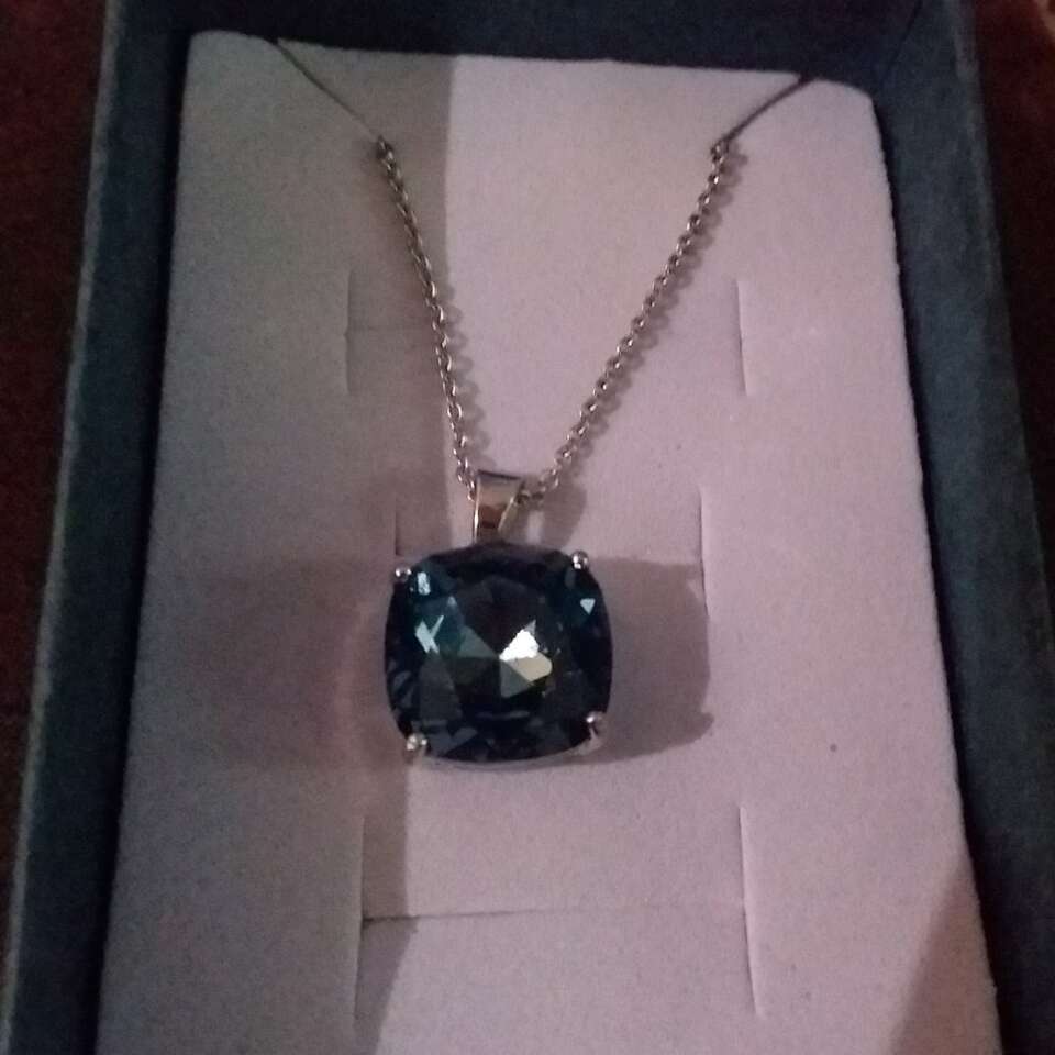 BLUE SWAROVSKI CRYSTAL NECKLACE