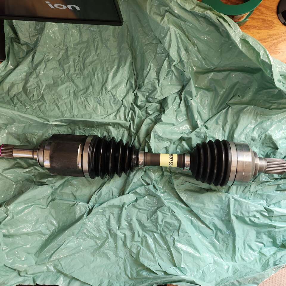 New Genuine GM ACDelco 25897556 fits 2008 - 2009 Equinox, Torrent, Vue Front CV Axle L/H Driver