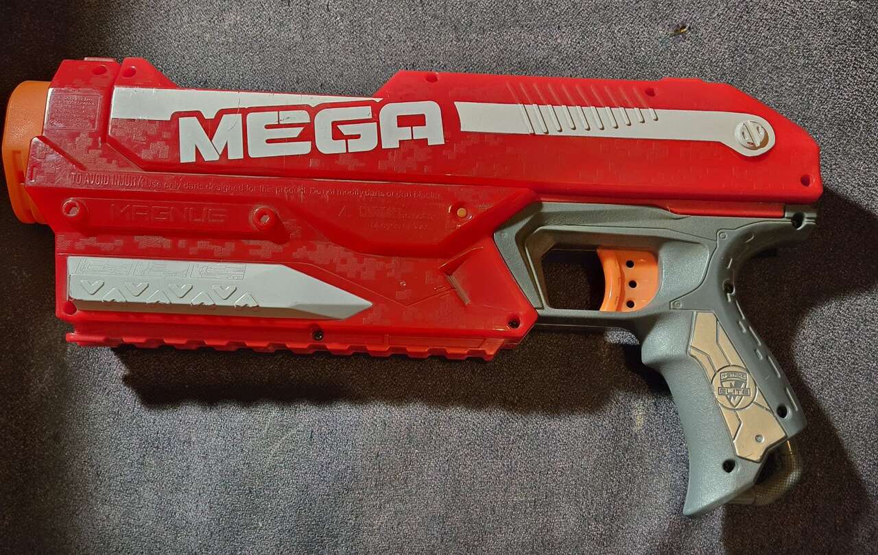 nerf mega cycloneshock or magnlus