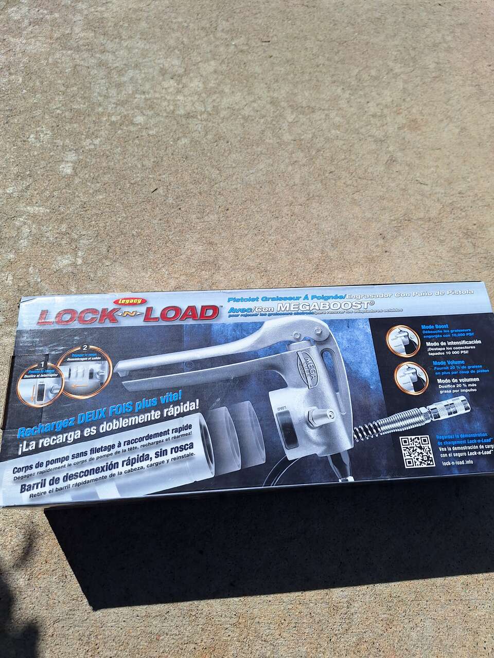 Lock and loaded grease gun new