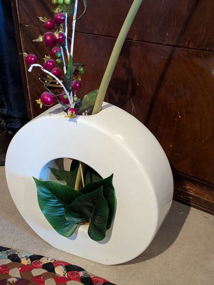 Round Ceramic Donut Vase