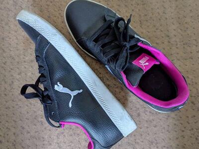 Puma Womens Classic Black & Pink Sneakers Size 8/8.5